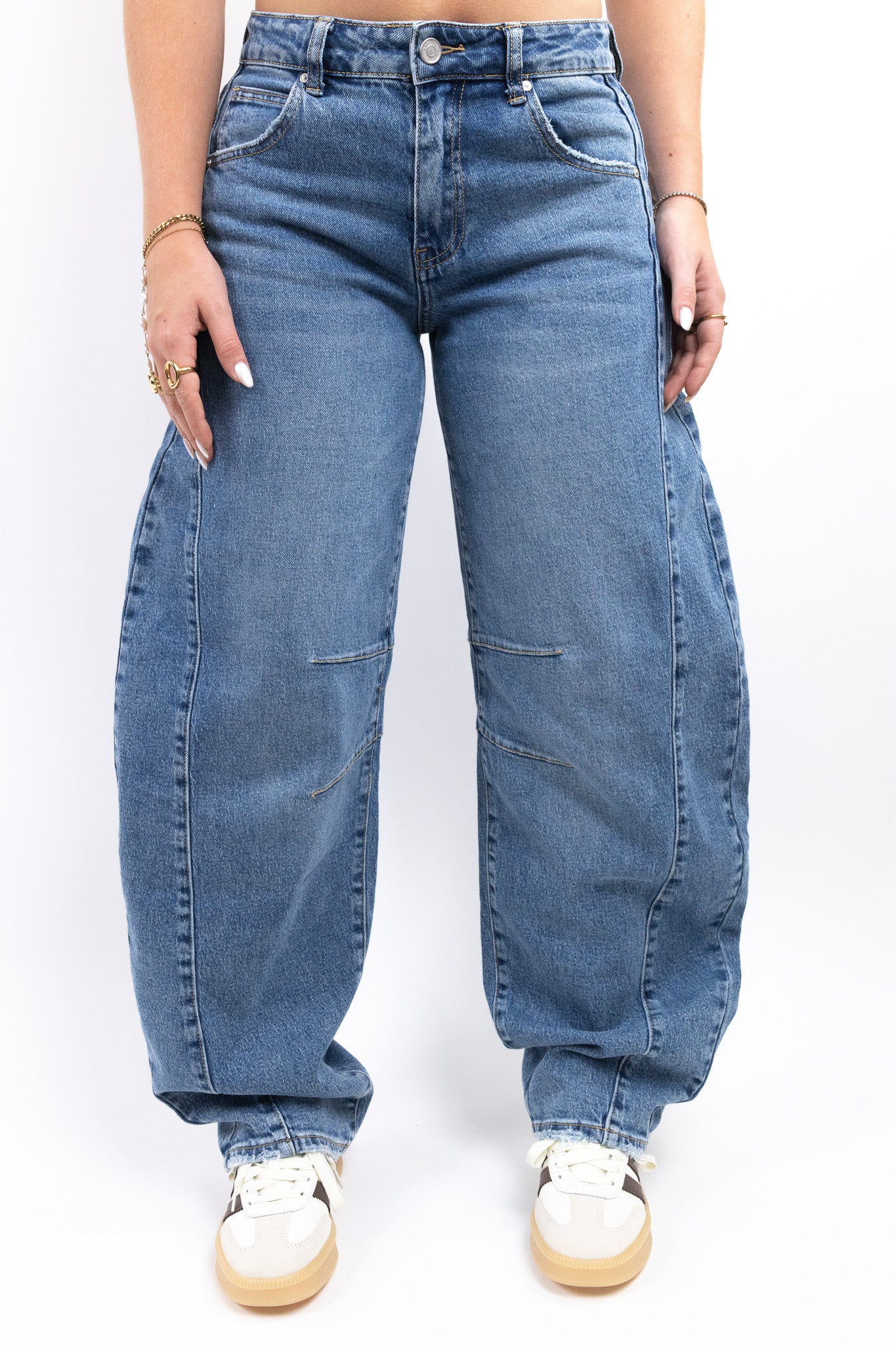 Balloon Fit Jeans - Image 15