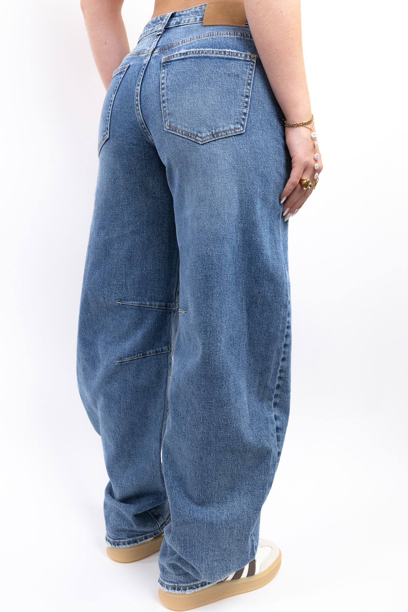 Balloon Fit Jeans - Image 16