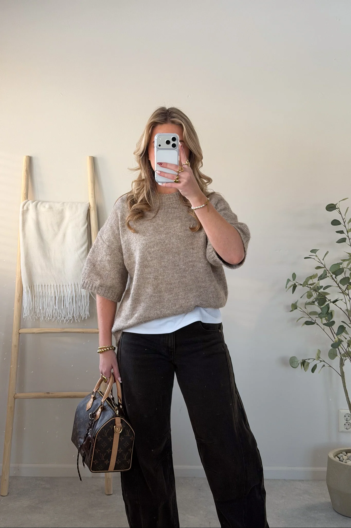 Casual Studio Knit - Image 18