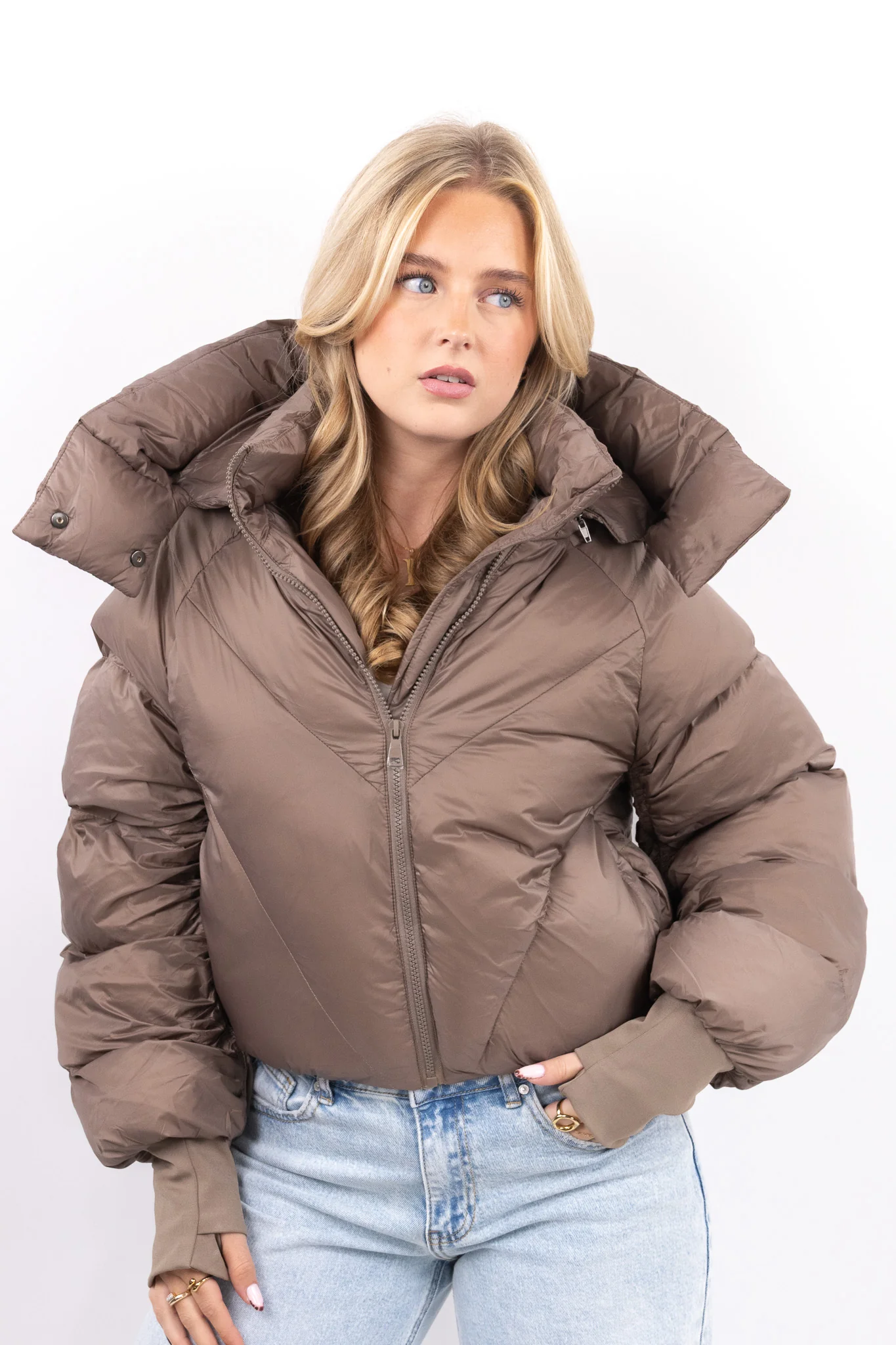 Cropped Puffer Jacket - Image 5