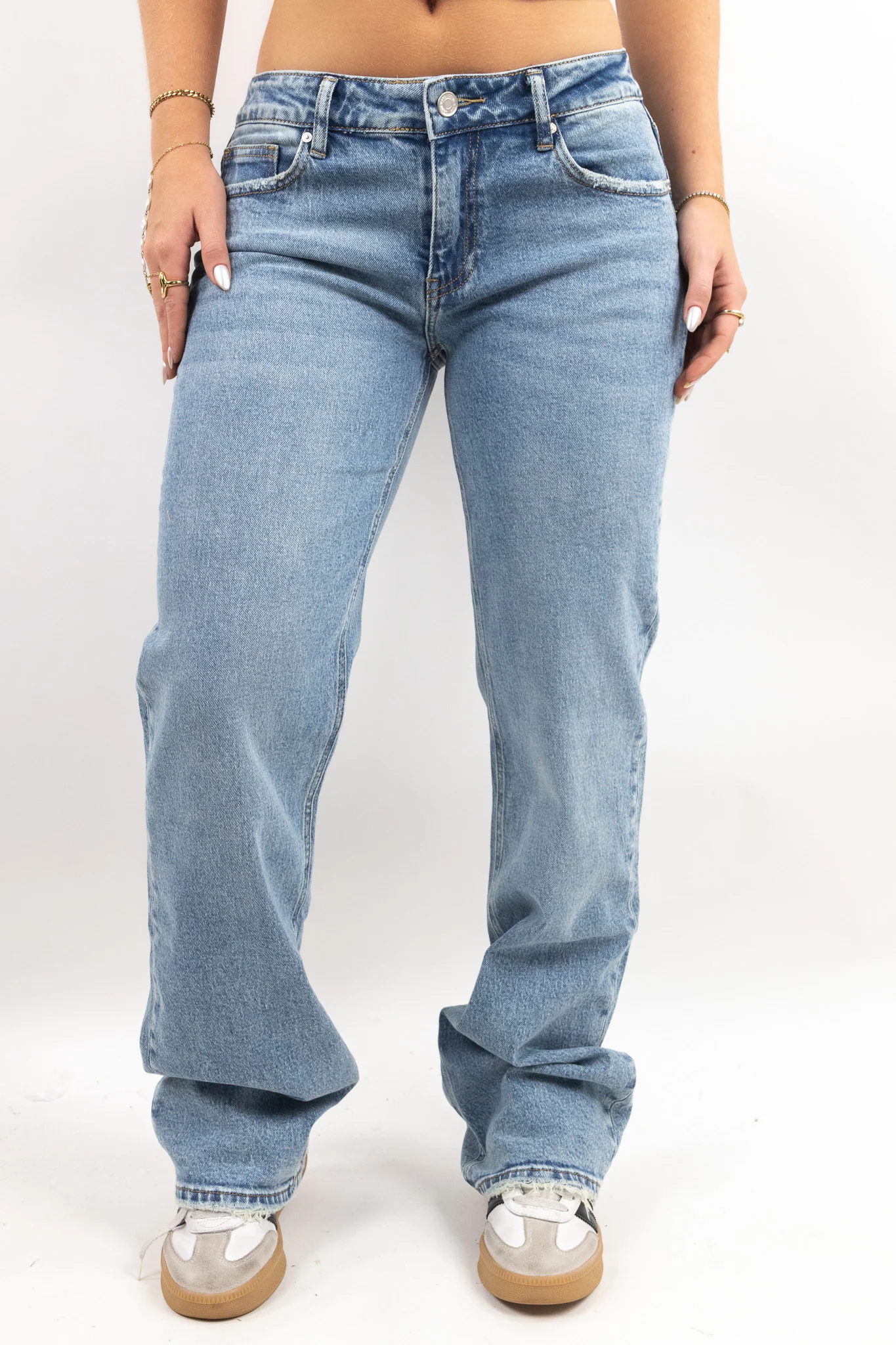 Low Waist Jeans - Image 2