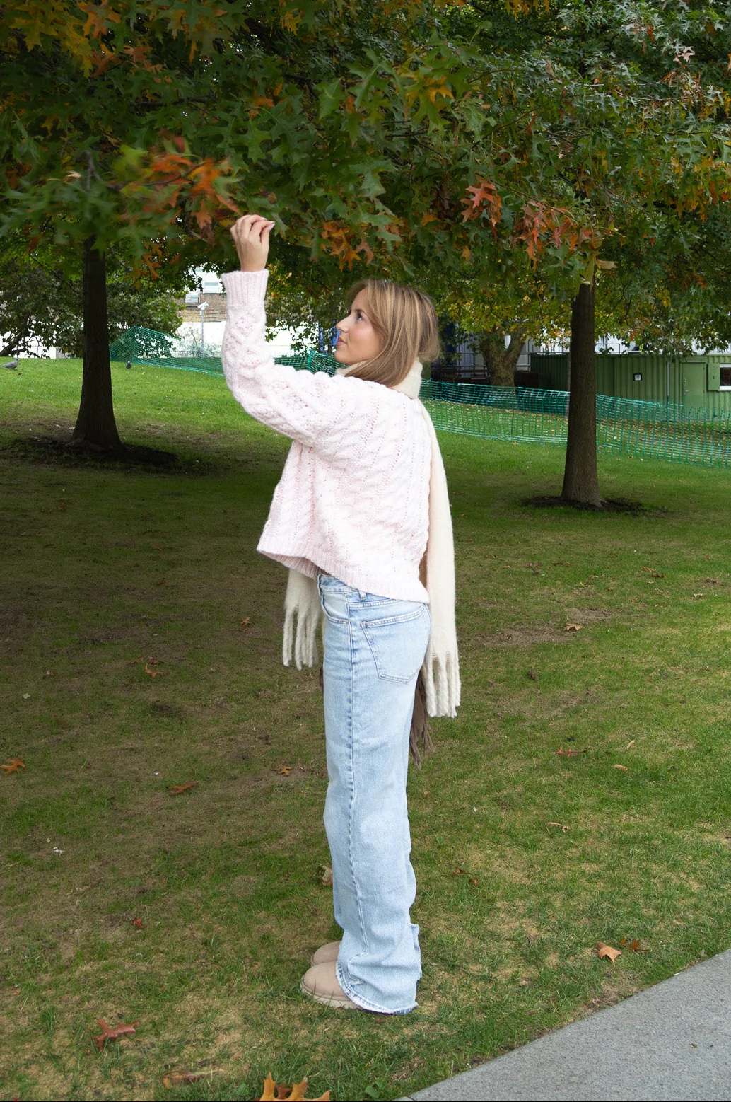 Mid Rise Classic Jeans - Image 4