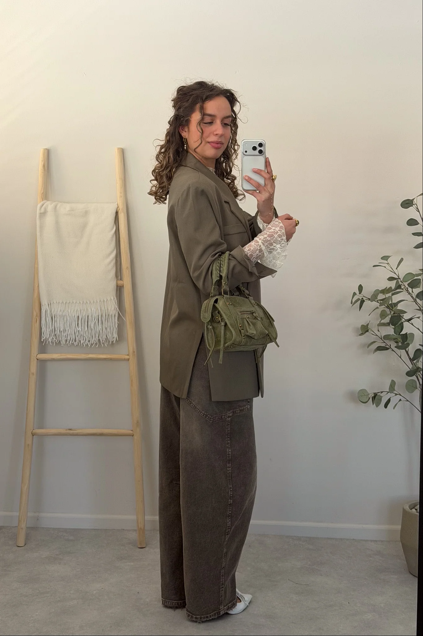 Modern Crossover Blazer - Image 12